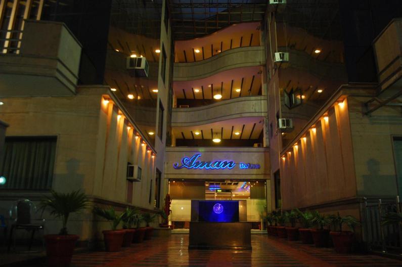 Hotel Aman Deluxe Neu-Delhi Exterior foto