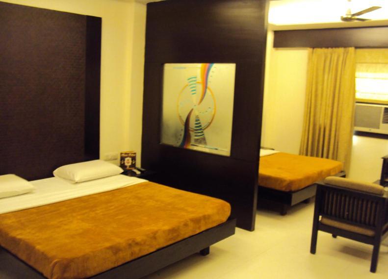 Hotel Aman Deluxe Neu-Delhi Exterior foto