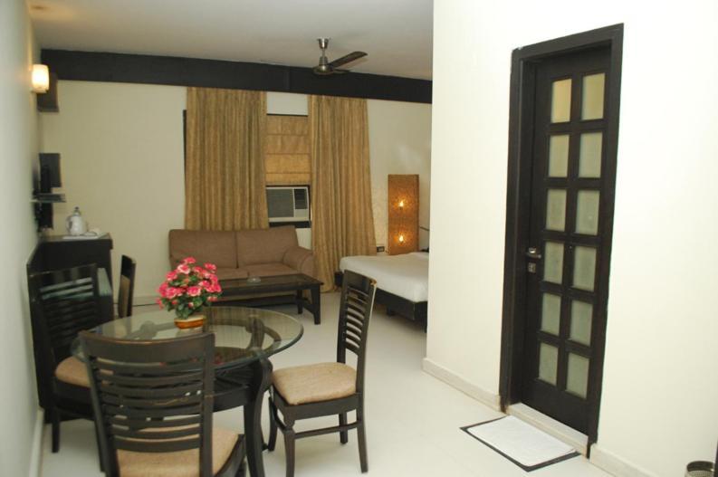 Hotel Aman Deluxe Neu-Delhi Exterior foto