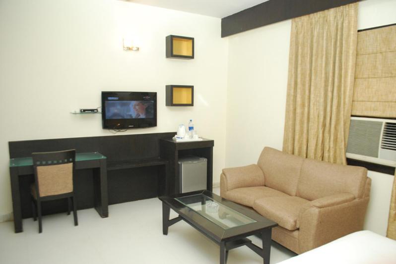 Hotel Aman Deluxe Neu-Delhi Exterior foto