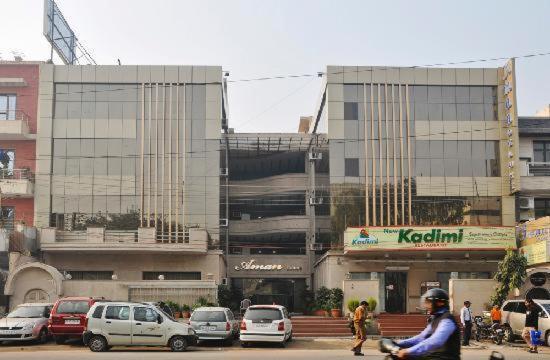 Hotel Aman Deluxe Neu-Delhi Exterior foto
