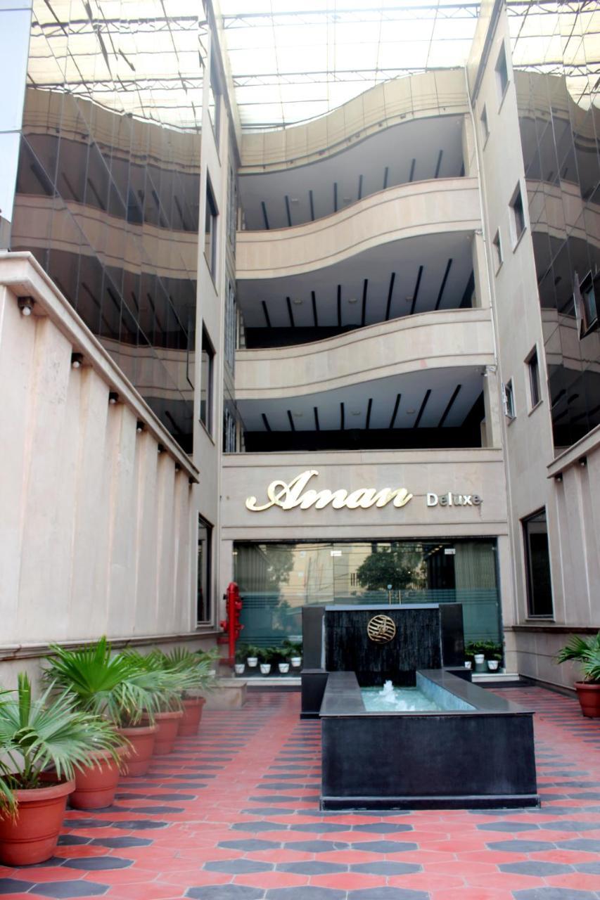 Hotel Aman Deluxe Neu-Delhi Exterior foto